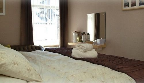 Chiltern Guest House 휫비 외부 사진